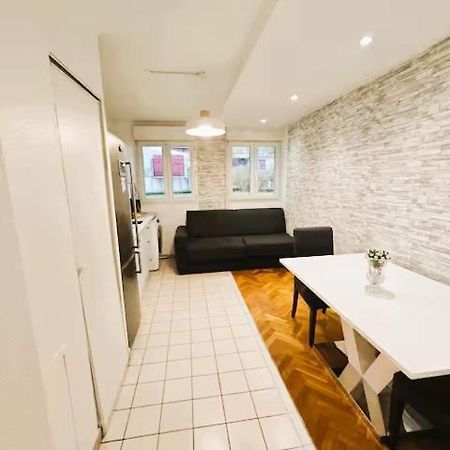 Mini-Studio Avec Kitchenette Ou Chambre Confort Avec Frigo Et Tv - Parking En Option Sur Resa ! Chaville Exteriör bild